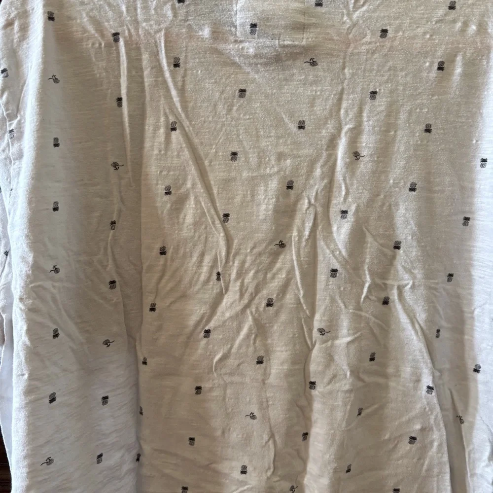 Modern Culture white short sleeve tee with pineapple print in size XL